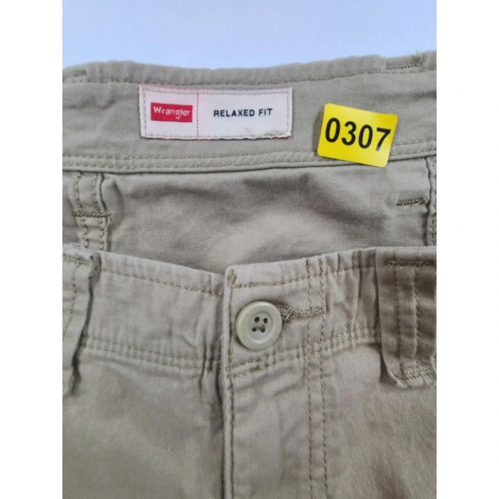Wrangler Cargo Shorts Mens 44 Khaki Relaxed Fit Tech Pockets Utility Workwear